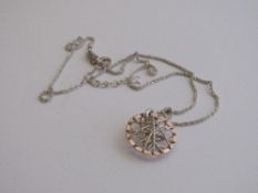 925 silver Links of London pendant necklace in original box. Estimate £30-40.