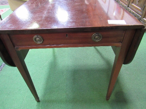 Mahogany Pembroke table with 2 drawers either end, 91cms x 121cms x 69cms (open). Estimate £20-30. - Image 5 of 5