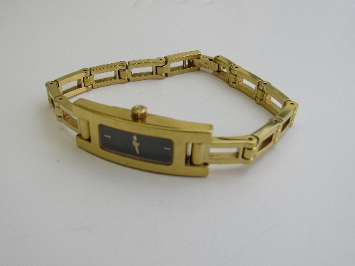 Lady's Gucci watch, model 3900L, going order. Estimate £20-30.