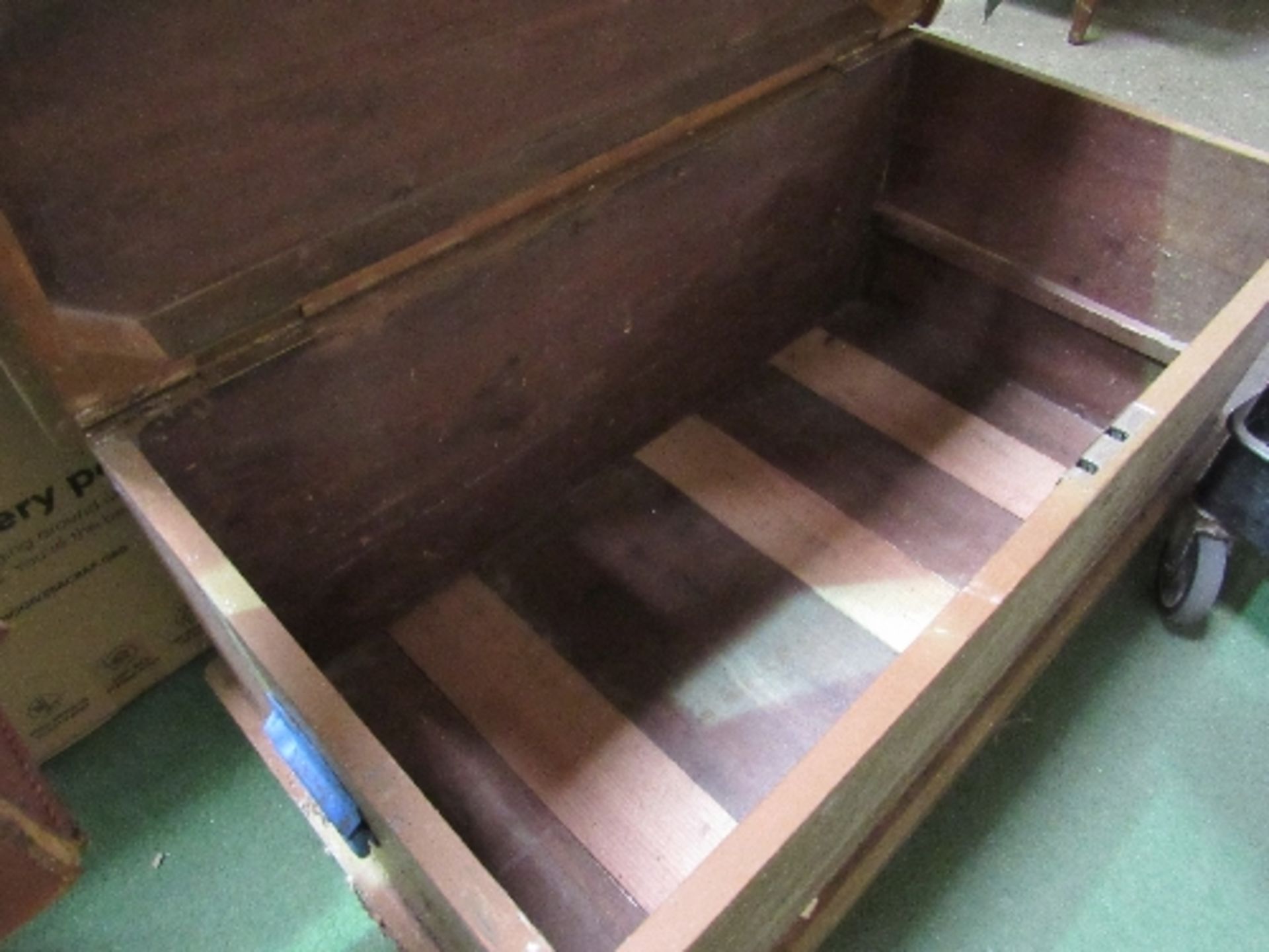 Pine toy chest. Estimate £20-30. - Image 2 of 2