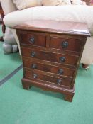 Mahogany small chest of 2 over 3 drawers. Estimate £20-30.