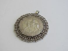 Silver Jubilee 1977 Queen Elizabeth II crown in silver filigree frame pendant. Estimate £20-30.