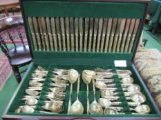 Boxed canteen of oriental style cutlery. Estimate £50-80.