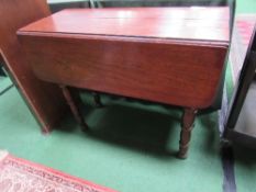Oak Pembroke table, 90cms x 90cms x 72cms. Estimate £20-30.