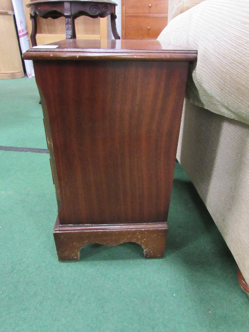 Mahogany small chest of 2 over 3 drawers. Estimate £20-30. - Image 4 of 4
