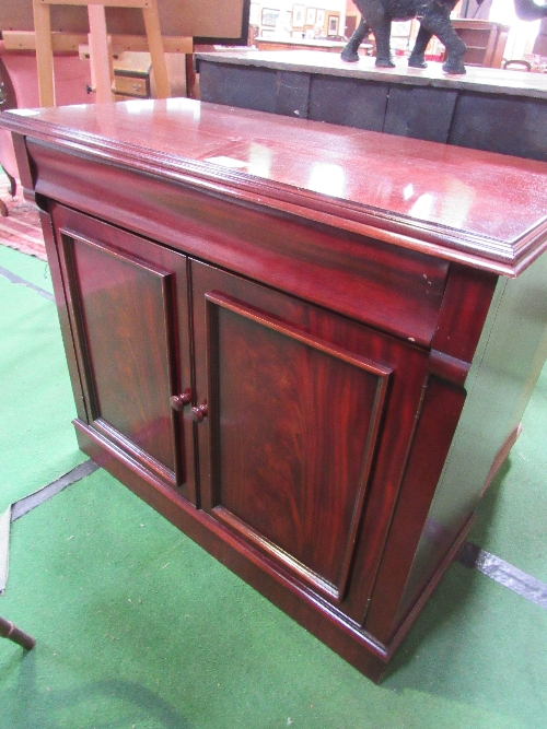 Small mahogany sideboard, 112cms x 39cms x 92cms. Estimate £80-100.