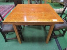 Oak draw-leaf table, 90cms x 90cms x 77cms. Estimate £20-40.