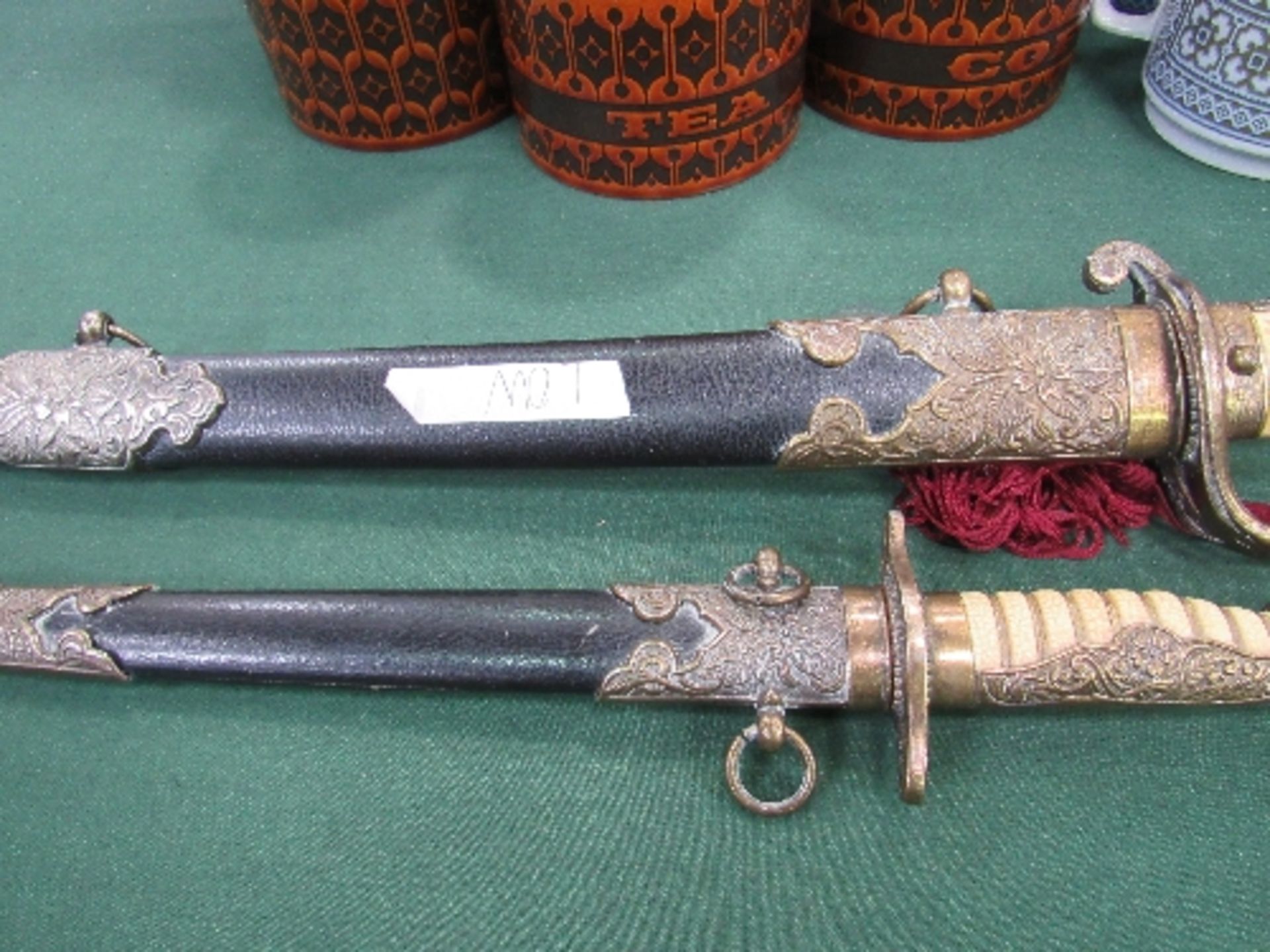 Ceremonial naval sword & dagger. Estimate £30-50. - Image 3 of 3