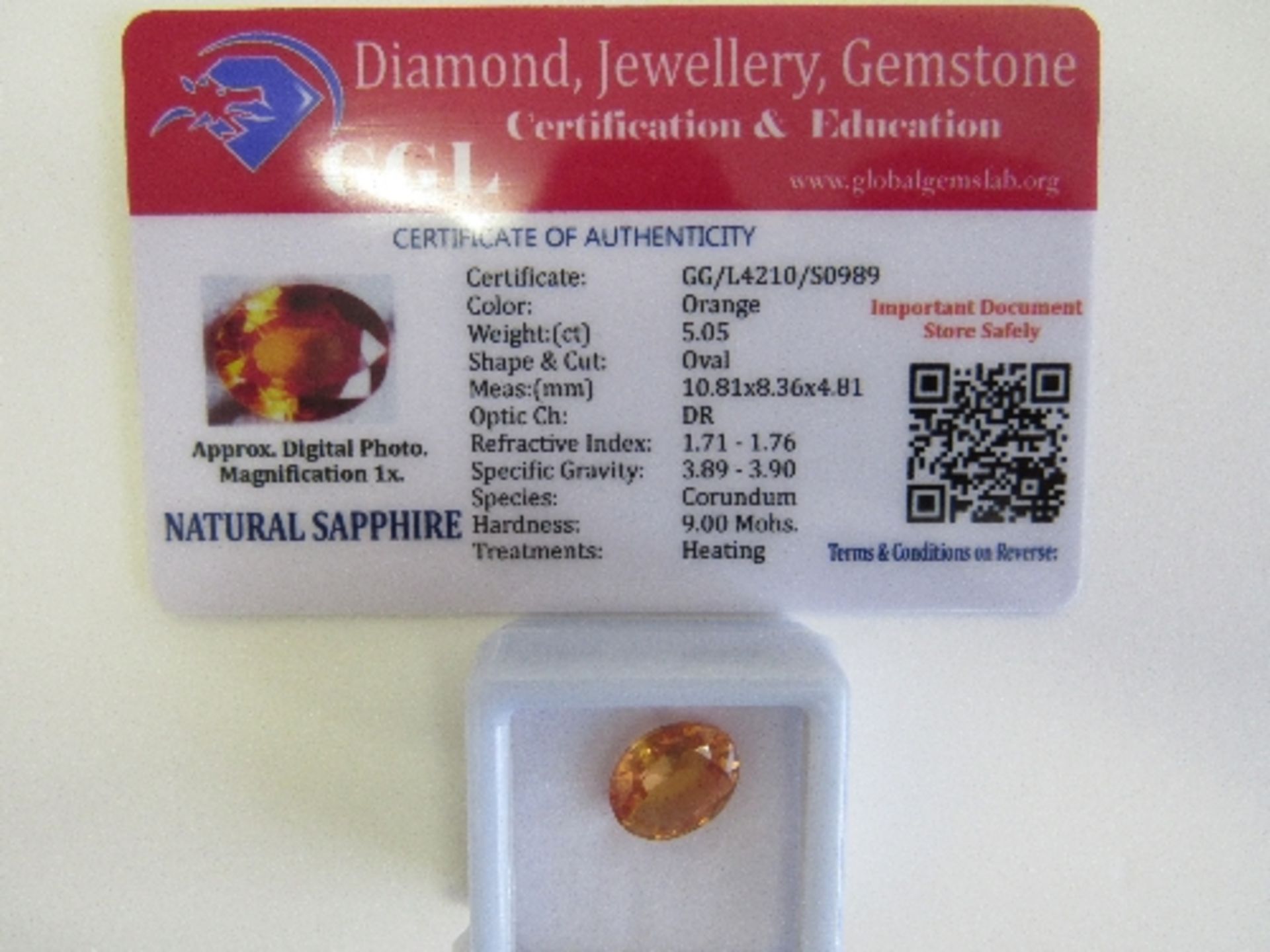 Natural oval cut orange sapphire, weight 5.05 carat, with certificate. Estimate £50-70 - Image 2 of 2