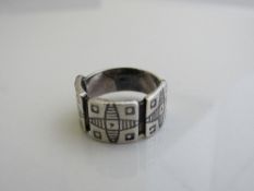 Sterling silver Middle Eastern Niello ring, size R. Estimate £10-20