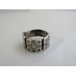 Sterling silver Middle Eastern Niello ring, size R. Estimate £10-20