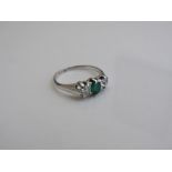 18ct white gold, diamond & emerald ring, size P, weight 2.9gms. Estimate £250-300