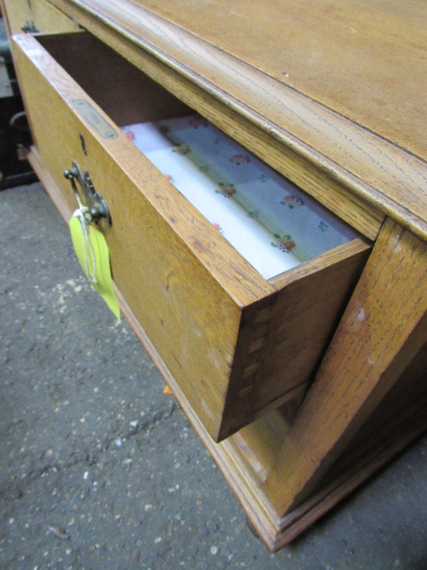 Oak low chest of 2 over 1 drawer. Estimate £20-30 - Image 3 of 3