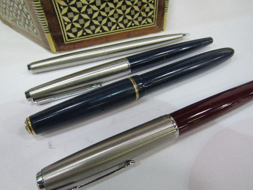 Decorated box containing 3 Parker fountain pens & a Parker propelling pencil. Estimate £20-40 - Image 2 of 2