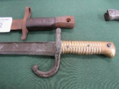 French bayonet & WWI bayonet. Estimate £20-40
