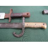 French bayonet & WWI bayonet. Estimate £20-40