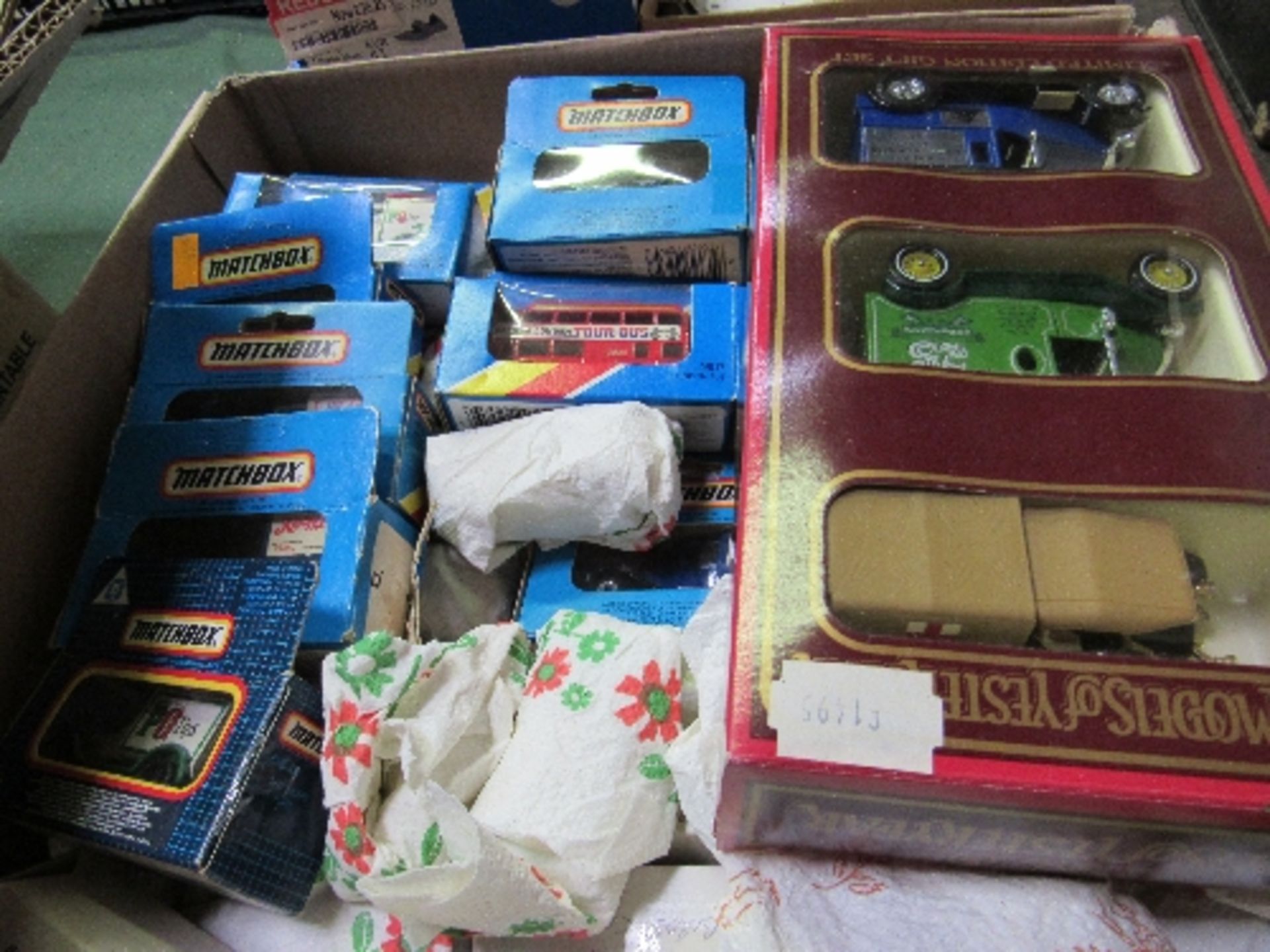 Box containing Matchbox vehicles (mainly boxed). Estimate £30-50
