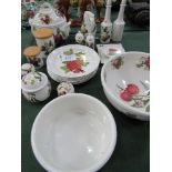 Portmeirion Pomana table ware: 21 items including large bowl, covered tureen, jug etc