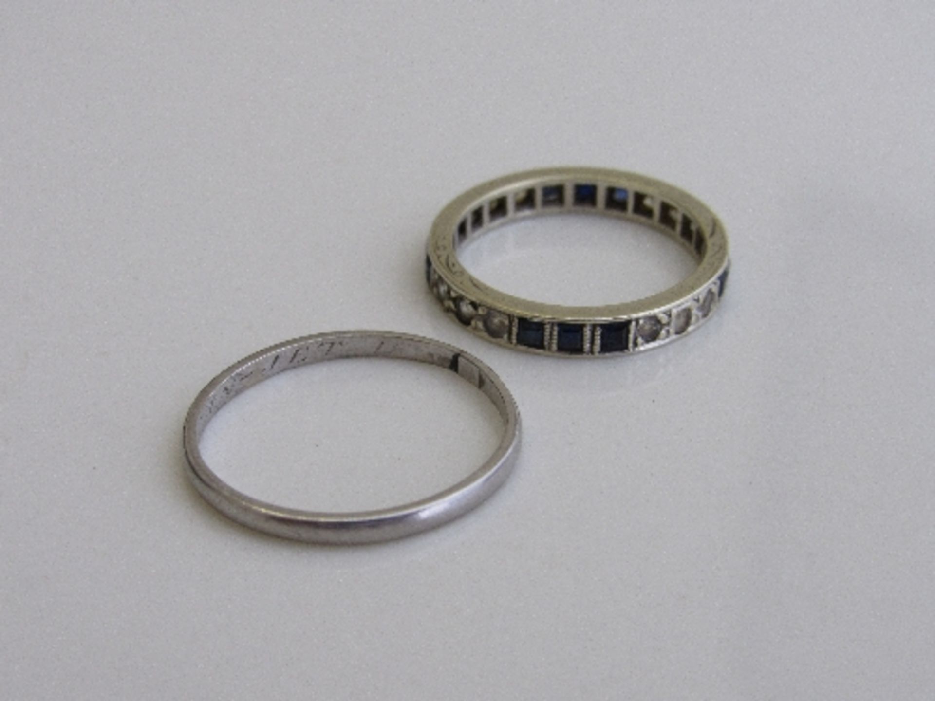 9ct gold vintage sapphire & white stone eternity ring, size N, weight 2.6gms & a platinum wedding