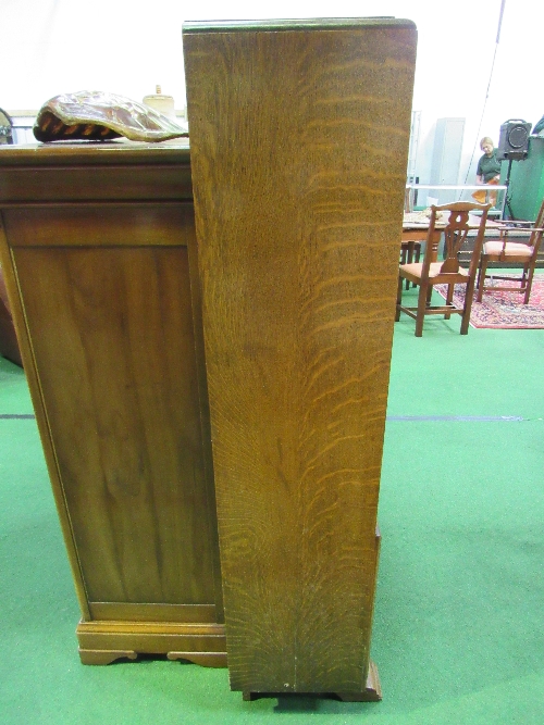 Oak 1920's style glazed bookcase over cabinet - Image 4 of 4