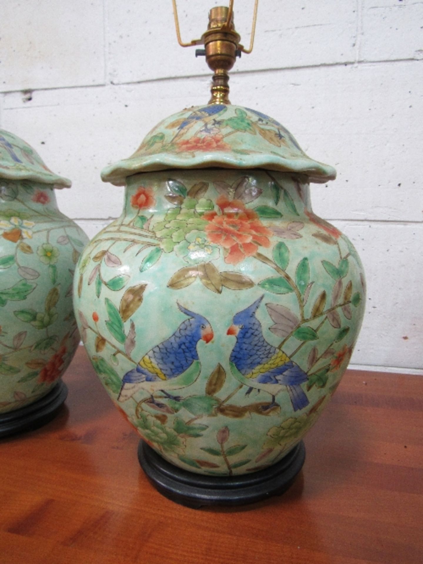 A pair of oriental style table lamps. Estimate £30-50 - Image 3 of 3