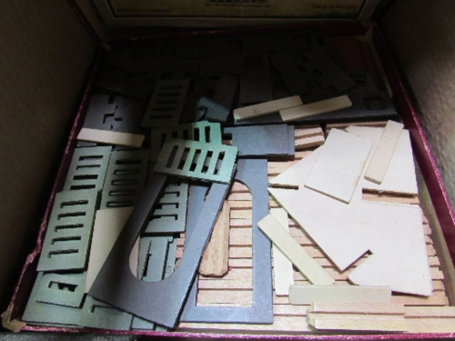 Mobaco No O dolls house kit, vintage wooden building set, cribbage board with cards, flute, draughts - Image 2 of 3