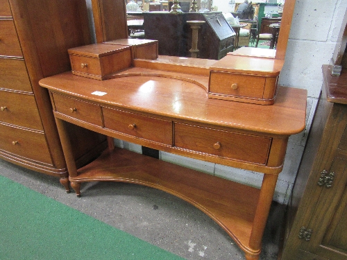 Cherry wood bow front dressing table with 3 frieze drawers, under shelf & mirror by Willis & - Image 3 of 4