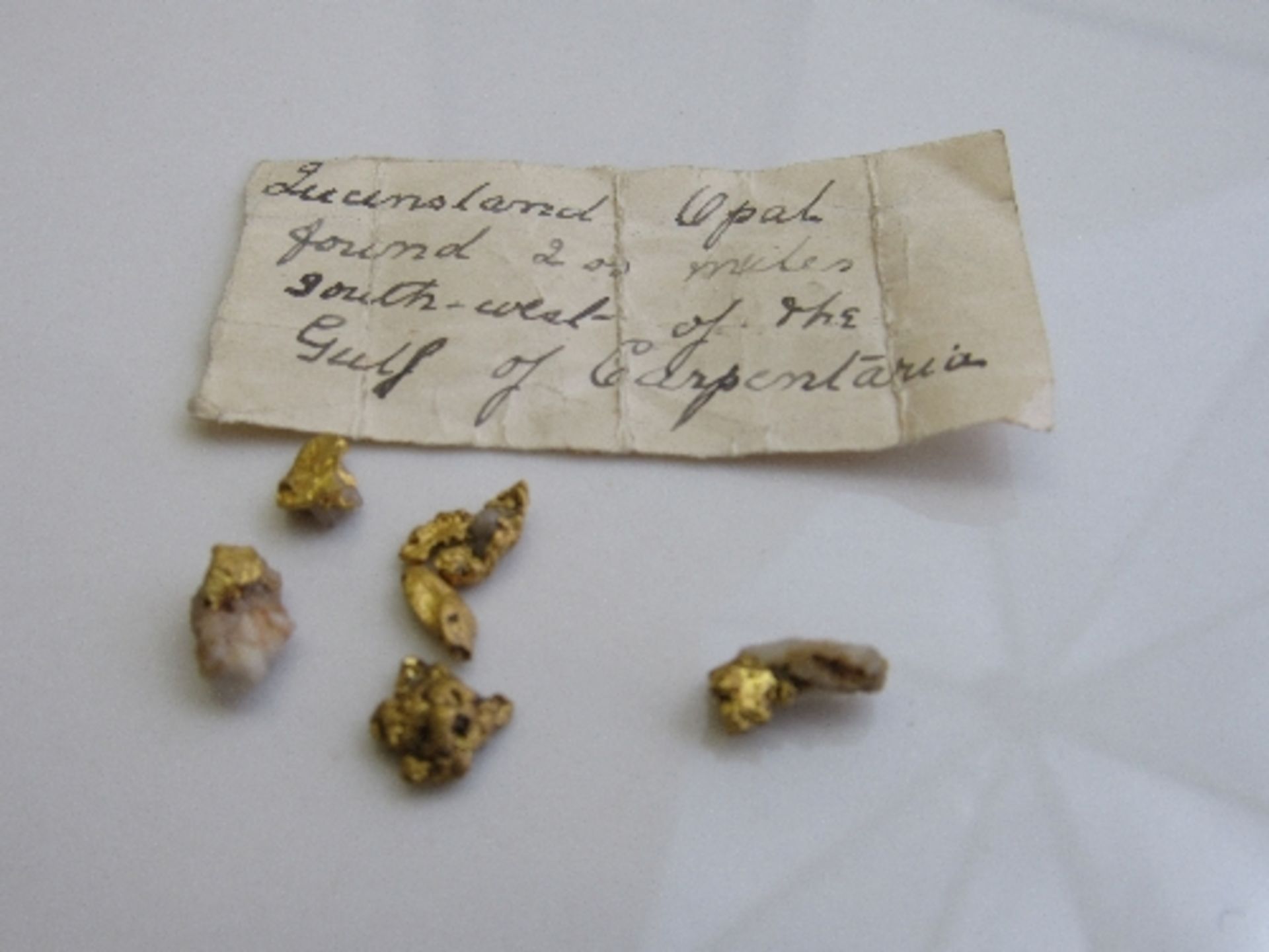 6 small nuggets of gold, total weight 3.2gms. Estimate £10-20 - Image 2 of 3