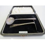 Silver hallmarked child's spoon & pusher in box, Birmingham 1938, set of 6 silver shaped