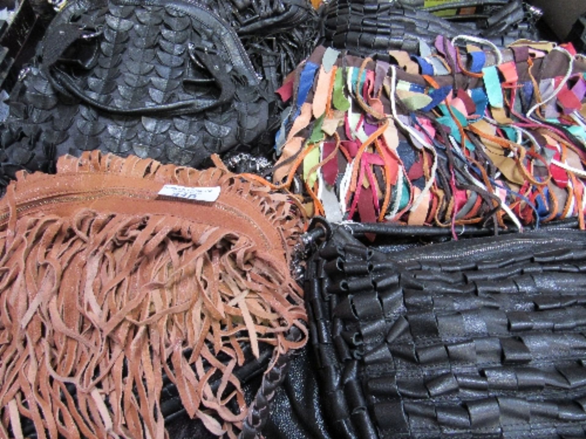 8 assorted leather handbags. Estimate £120-150