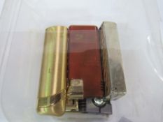 Collection of 6 Ronson & Colibri electronic gas lighters. Estimate £10-20