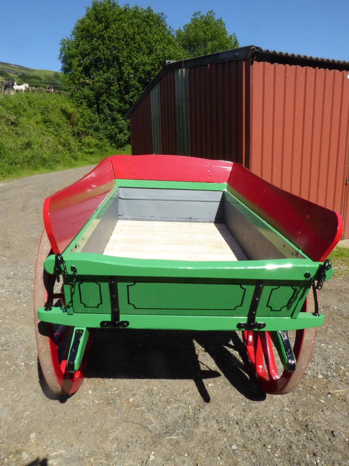 Slaithwaite Cart, the body is painted green with red side board and undercarriage, all decorated - Image 3 of 7