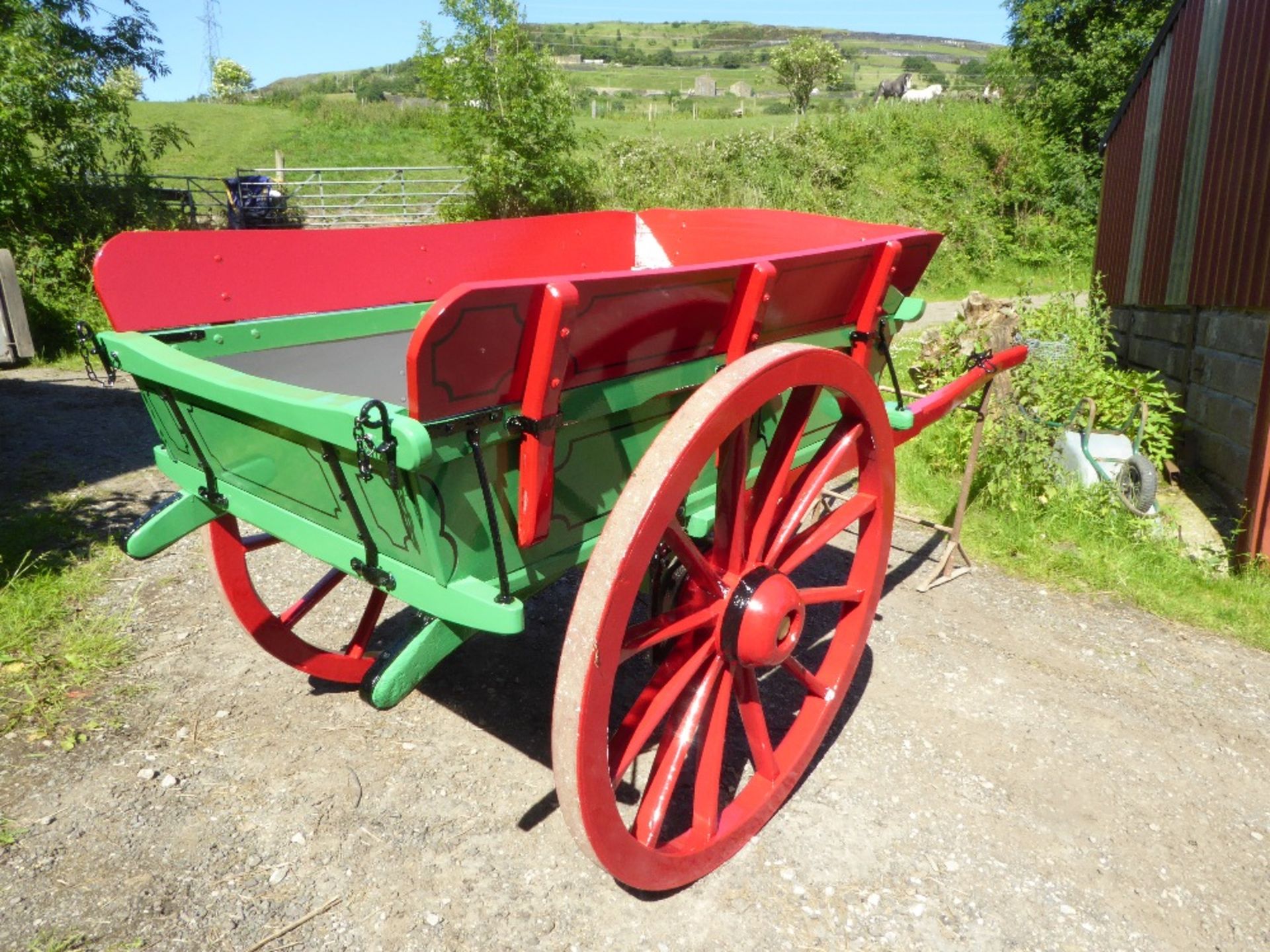 Slaithwaite Cart, the body is painted green with red side board and undercarriage, all decorated - Image 7 of 7