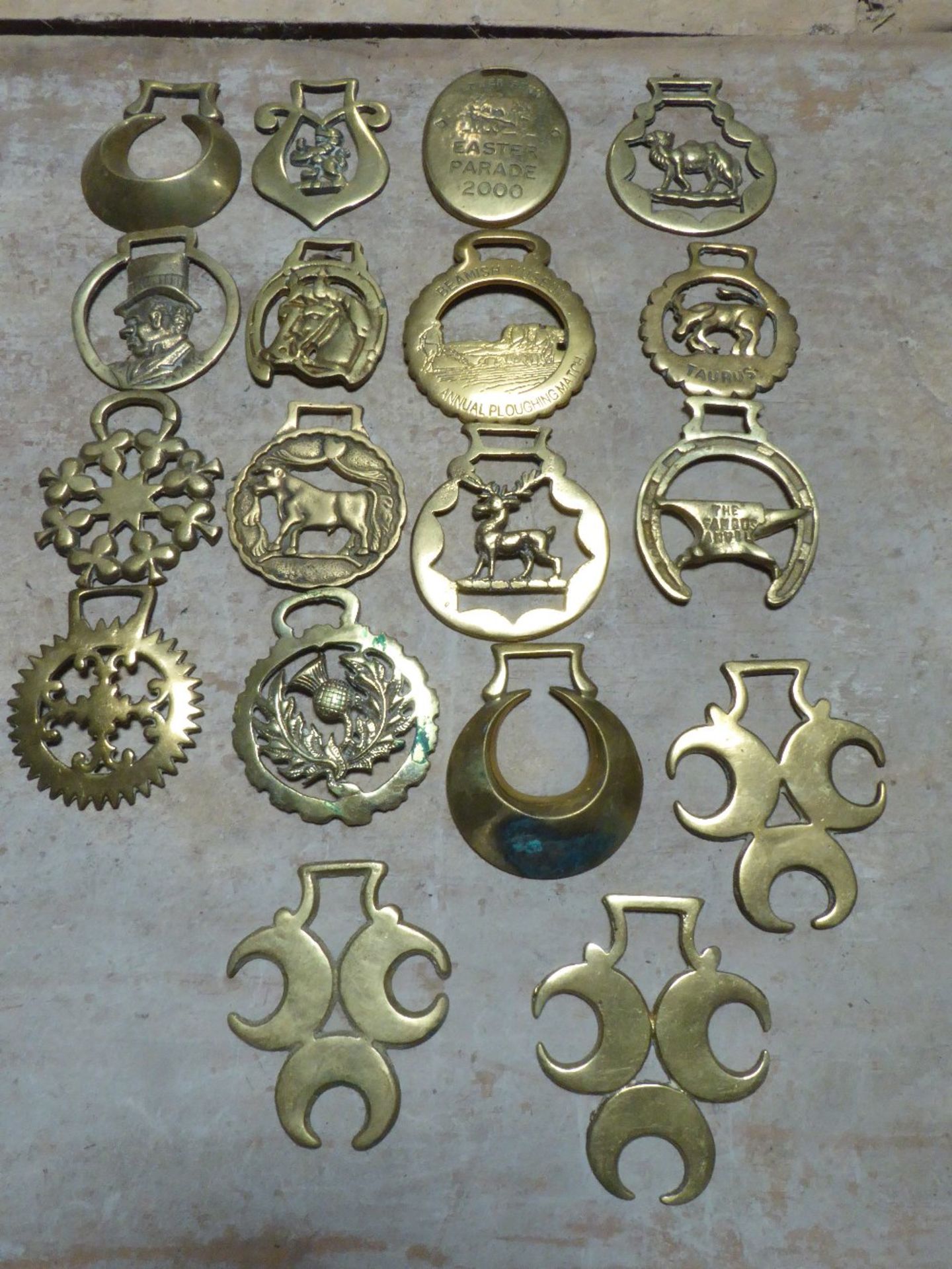 Eighteen assorted horse brasses