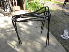 2 saddle stands