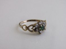 9ct gold, green stone & clear stone ring, size M, weight 1.3gms. Estimate £20-30