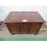 Oak chest, 73cms x 43cms x 50cms (hinges a/f).  Estimate £30-40