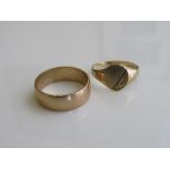 9ct gold gentleman's wedding band, inscribed, size R 1/2, weight 4.3gms & a 9ct gold gentleman's