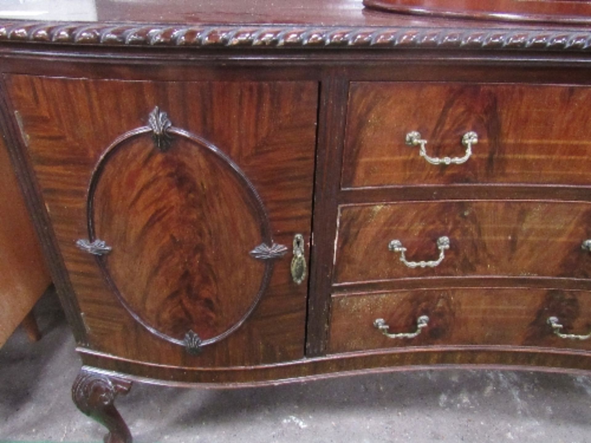 Mahogany & walnut veneer serpentine front sideboard, on ball & claw feet, 166cms x 60cms x 130cms. - Image 3 of 7