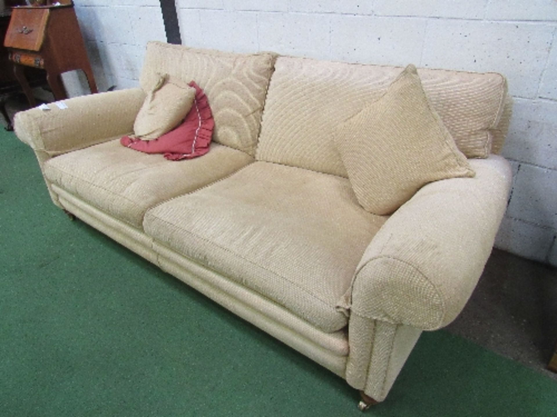 Large corded 3 seat sofa, approx 202cms length. Estimate £125-150 - Image 2 of 3