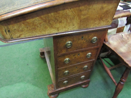 18th century walnut Davenport with lidded stationery holder, leather skiver to lifting lid & 4 - Image 7 of 9