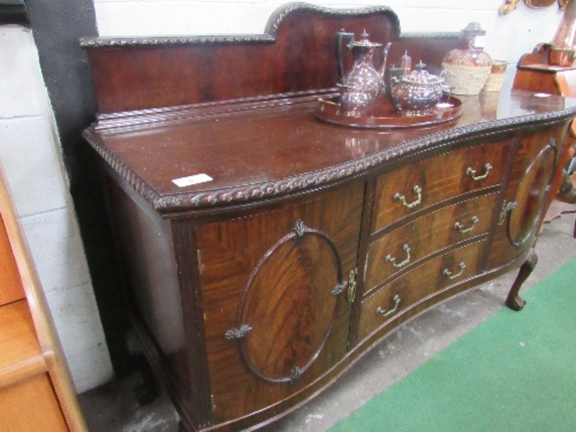 Mahogany & walnut veneer serpentine front sideboard, on ball & claw feet, 166cms x 60cms x 130cms. - Image 4 of 7