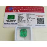 Natural emerald cut loose emerald, 8.7ct with certificate. Estimate £50-70