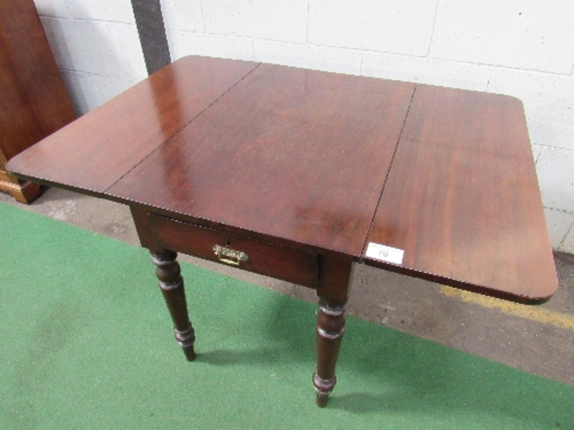 Mahogany drop-side table with frieze drawer, 89cms x 123cms x 73cms.  Estimate £30-40