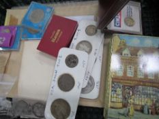 Qty of assorted coins & banknotes & a boxed set of EPNS bone-handled fish servers. Estimate £30-50