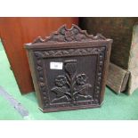 Oak small corner cabinet with thistle emblem to door, height 53cms, width 46cms. Estimate £20-40