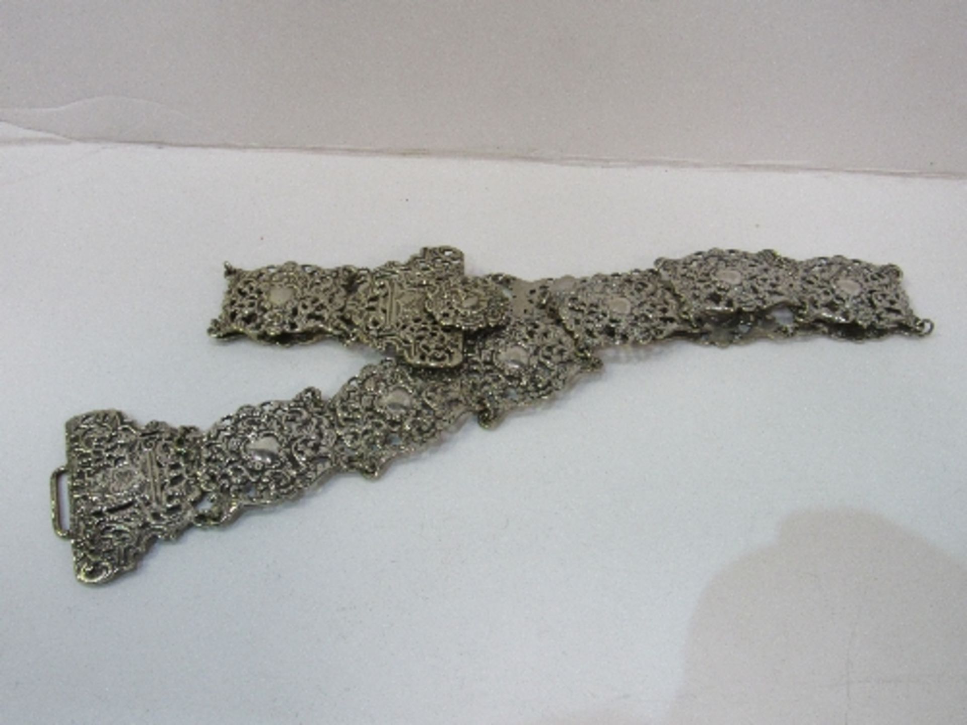Silver plated filigree decorated joint belt