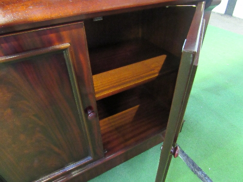 Small mahogany sideboard, 112cms x 39cms x 92cms - Image 3 of 3