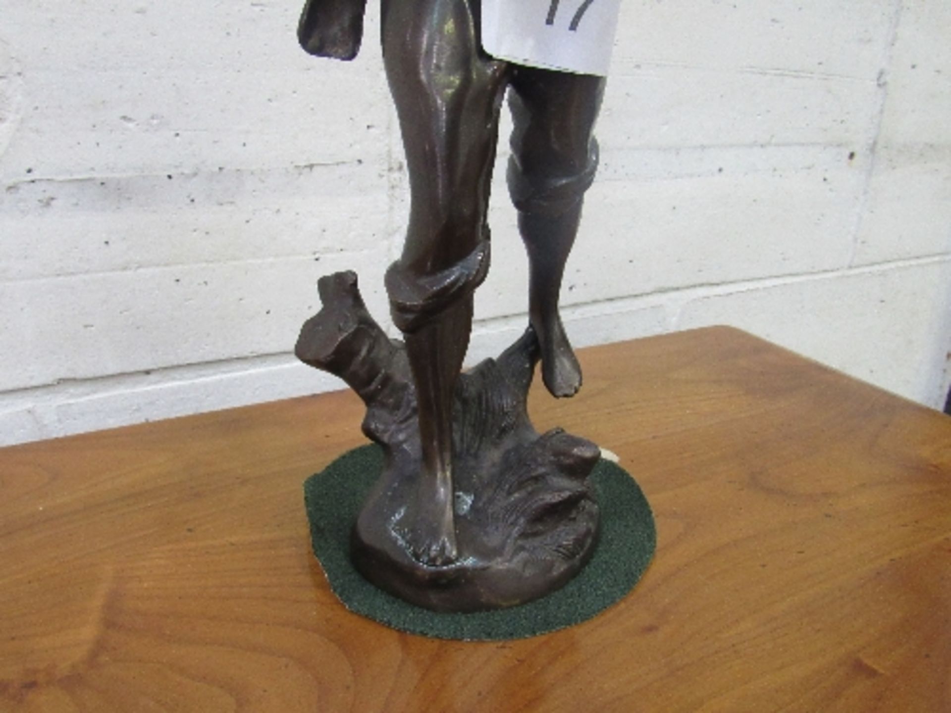 Bronzed figurine of a boy carrying a basket over his shoulder, height 34cms. Estimate £20-40 - Image 4 of 4