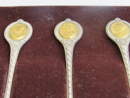 The Sovereign Queens' Spoon Collection, Sheffield 1977, in velvet & wood box. Estimate £50-80 - Image 3 of 3